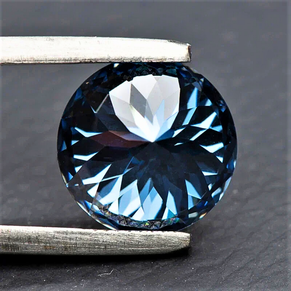 Moissanite Royal Blue Taglio Brillante a 100 Faccette Certificata