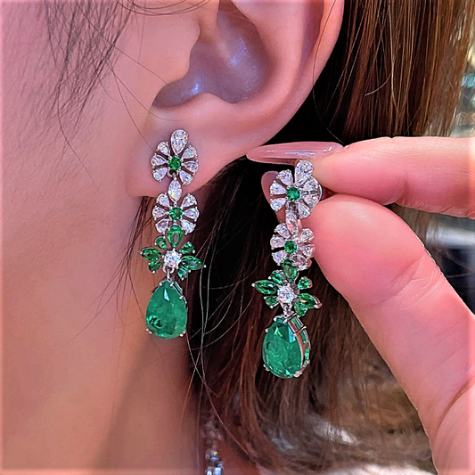 Orecchini pendenti con Smeraldi e Diamanti Lab Grown
