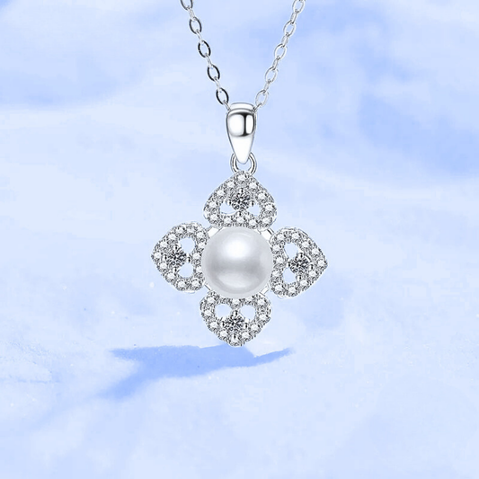 Collana a 4 Cuori con Moissaniti e Perla Naturale
