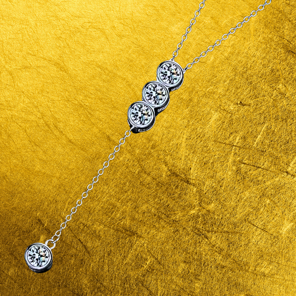 Collar “Línea de Luz”: encanto y esplendor minimalista