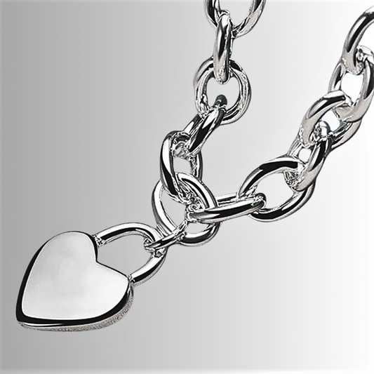 Collana “Amore Sicuro”: L'Eleganza di un Lucchetto d'Amore