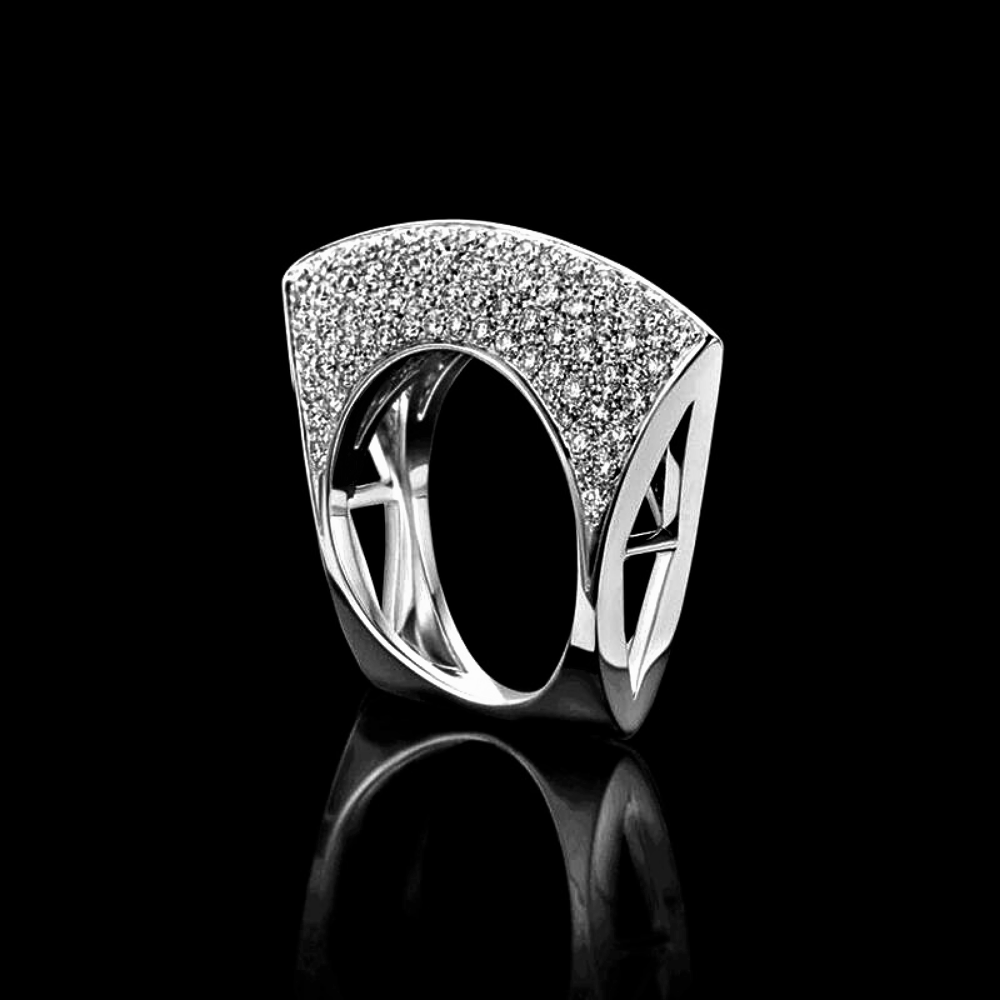 Anello "Geometrie di Luce" Esalta il Tuo Fascino