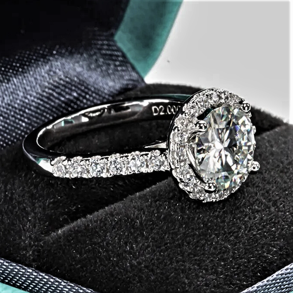 Anello "Corona di Luce" con Moissaniti: Un’Eleganza Senza Tempo