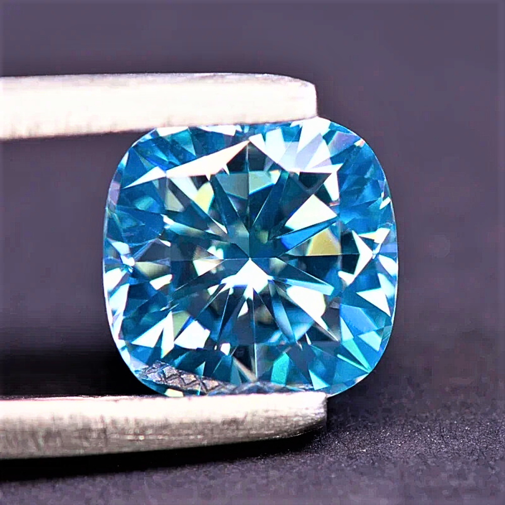 Moissanite Blu Ghiaccio Taglio Cuscino Certificata