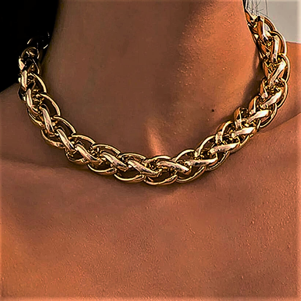 Collar "Decoltè Splendente": alegra tus días