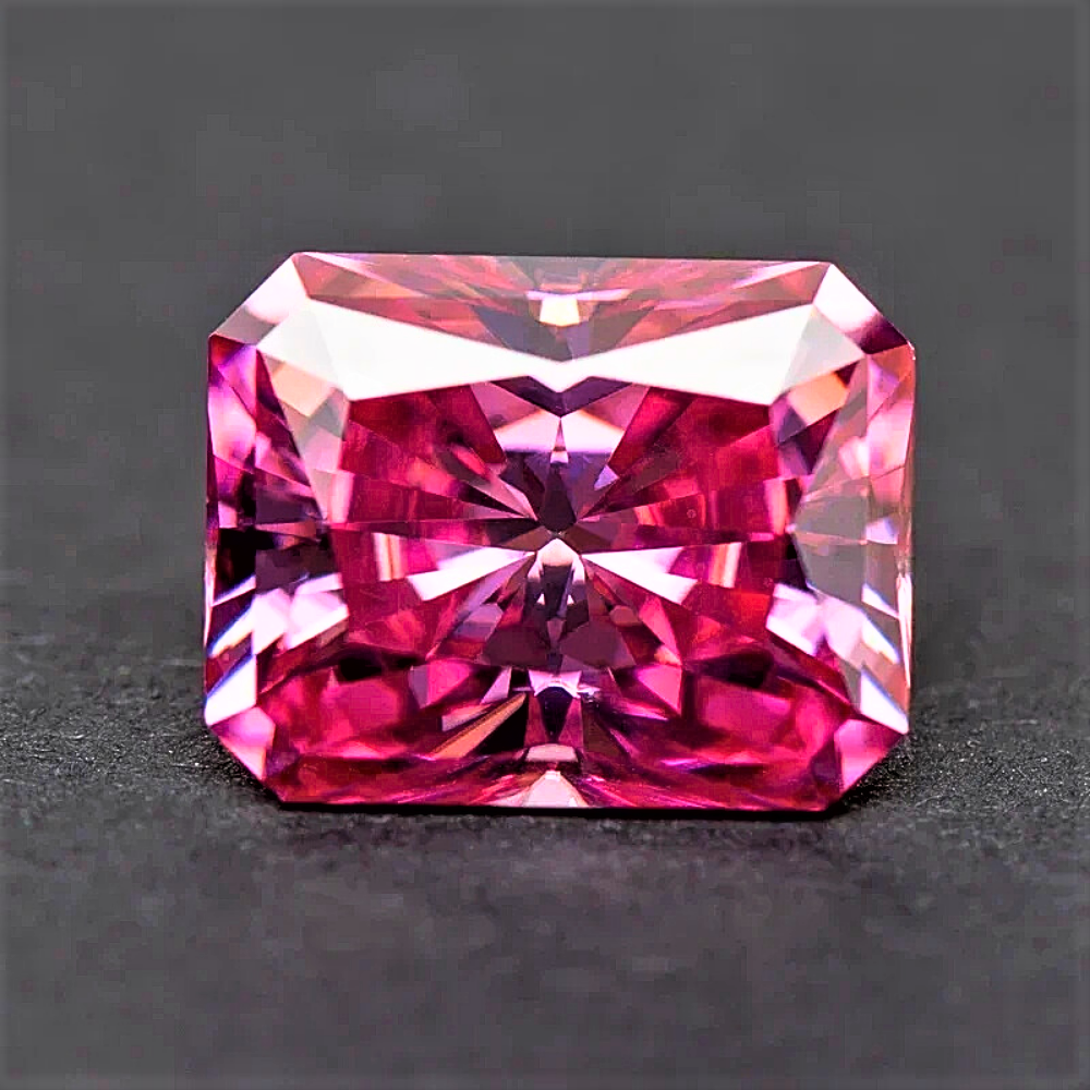 Moissanite Rosa Intenso Taglio Radiant Certificata