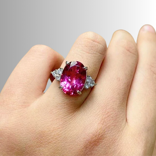 Anello con Zaffiro Rosa Ovale creato in Laboratorio di ct 6,00