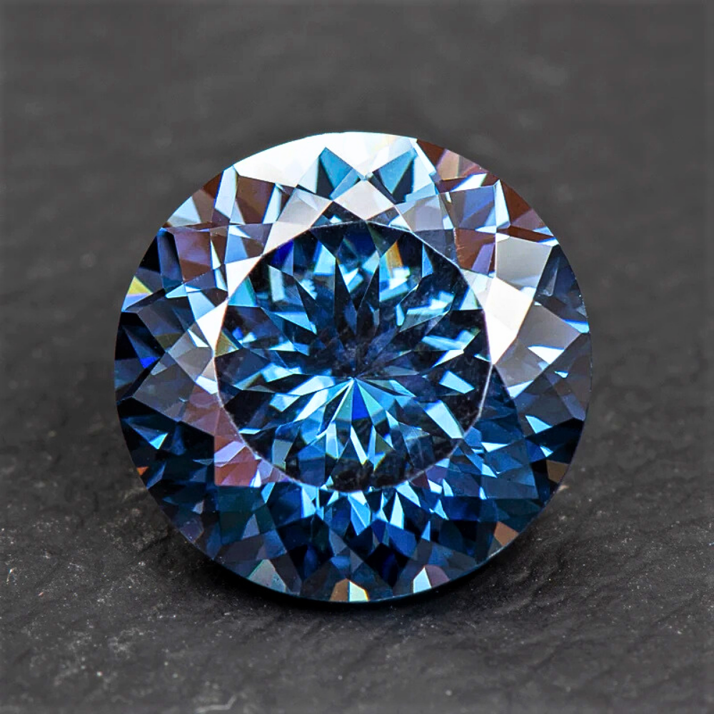 Moissanite Royal Blue Taglio Brillante a 100 Faccette Certificata