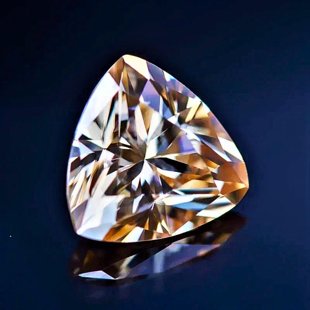 Moissanite Champagne Taglio Trillion Certificata