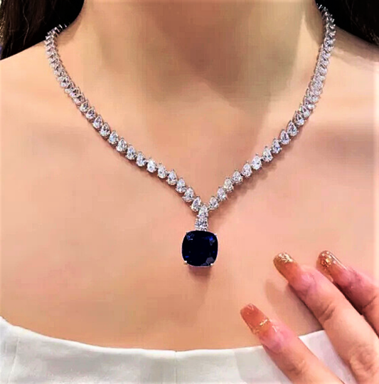 Collana Tennis con Diamanti Taglio Goccia e Zaffiro Royal Blue Coltivato Taglio Cuscino