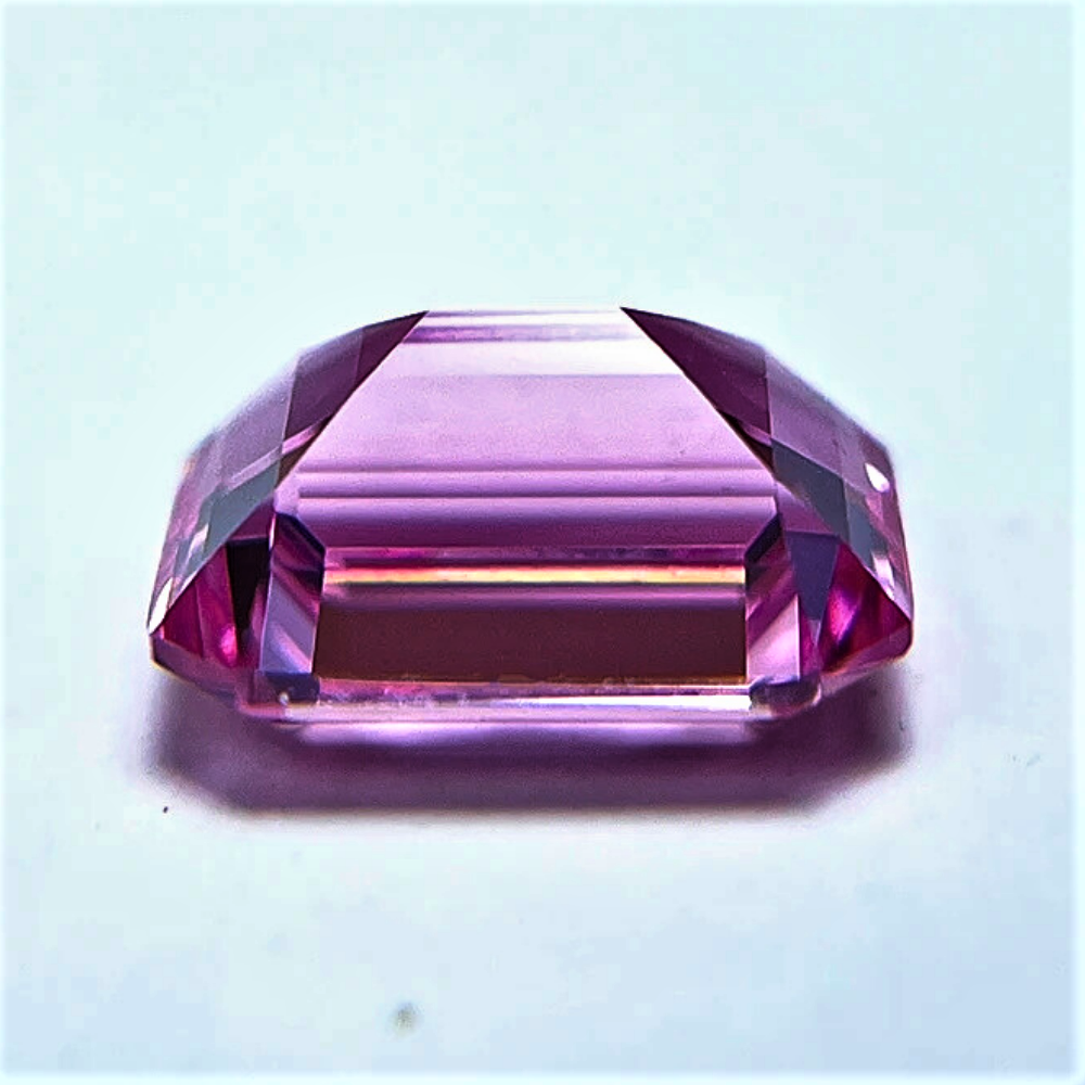 Zaffiro Rosa Intenso Lab Grown Taglio Smeraldo Certificato