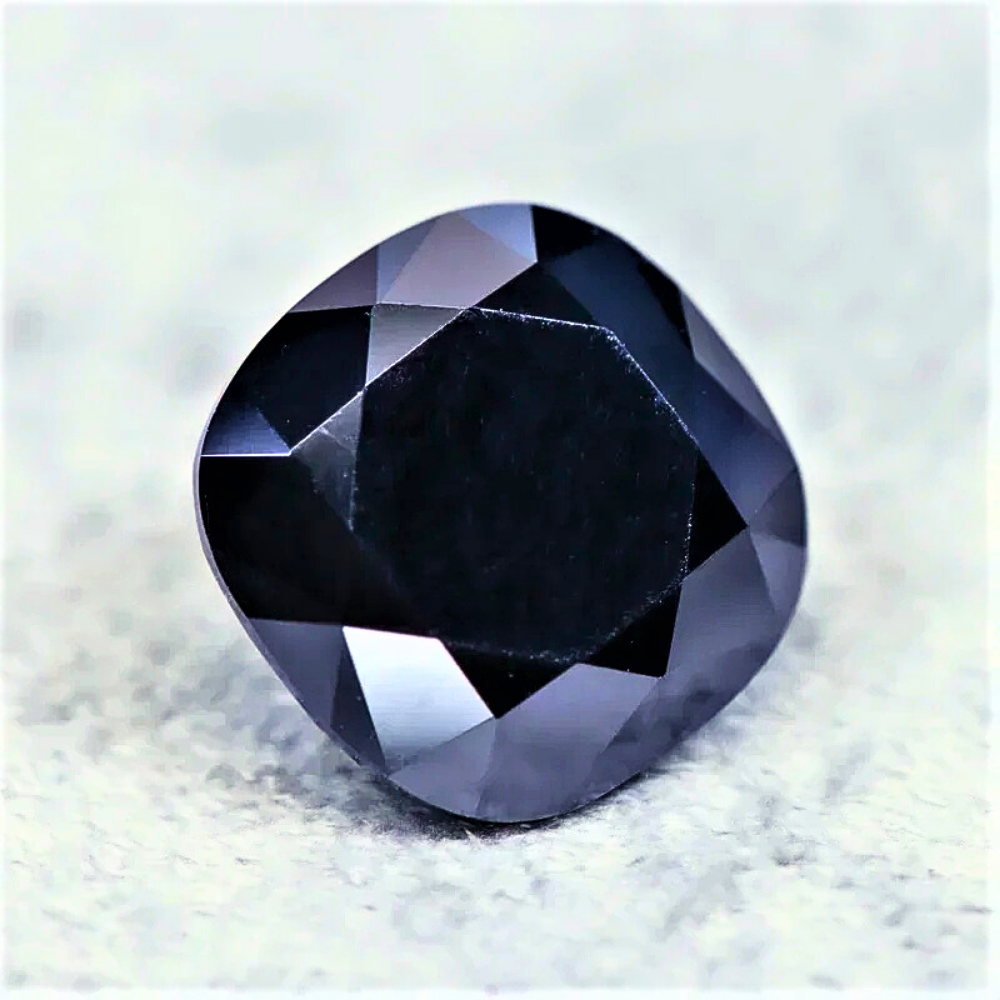 Moissanite Nera Taglio Cuscino Certificata