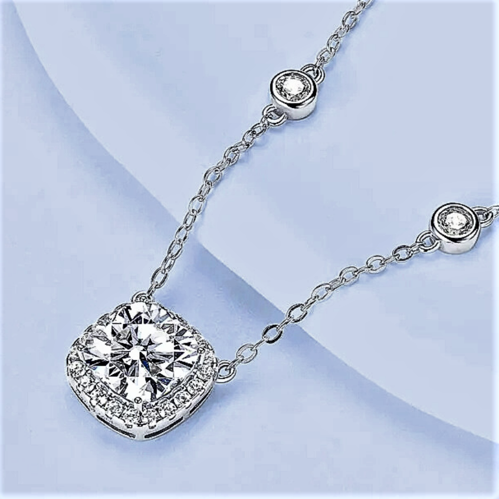 Collana "Costellazione di Luce" – Un Firmamento da Indossare