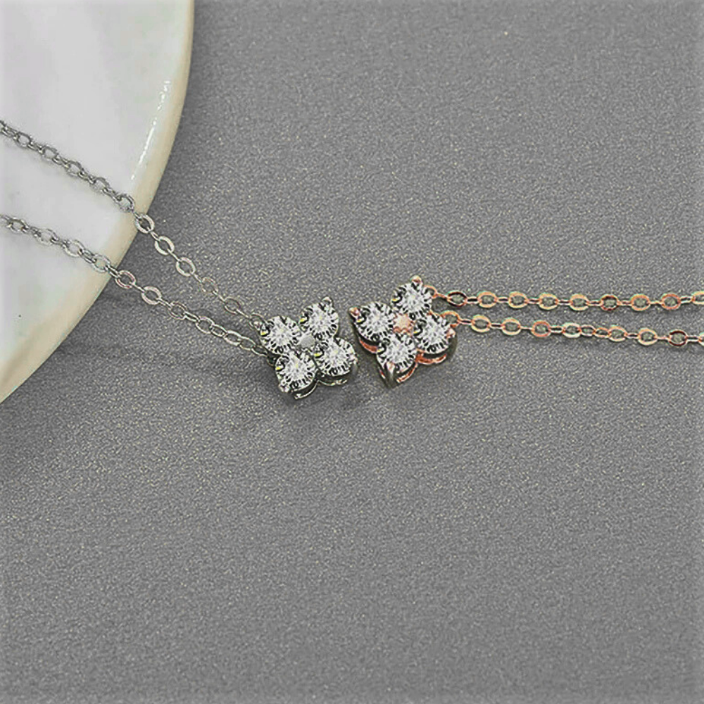 Parure "Croce di Luce": Collana e Orecchini in Moissanite D Color