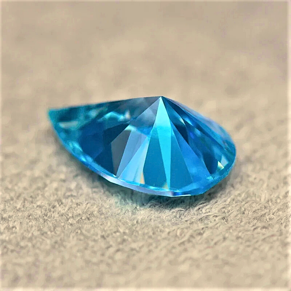 Moissanite Blu Ghiaccio Taglio Goccia