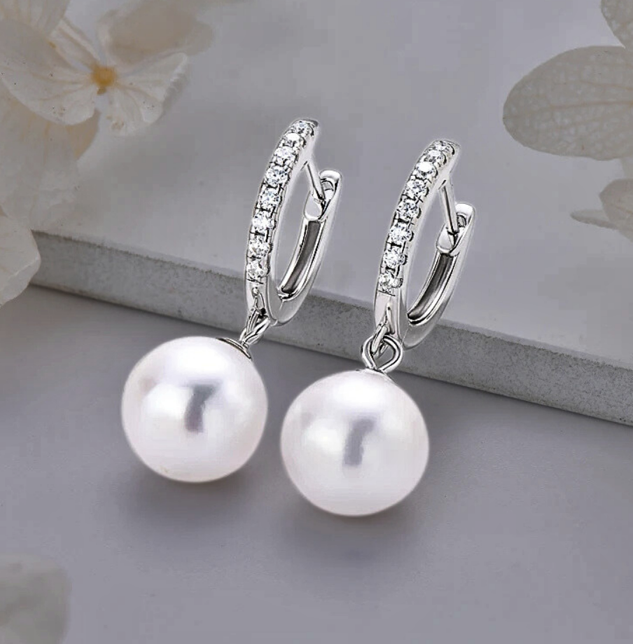 Orecchini "Sfera Illuminata" con Moissaniti D Color e Perle Naturali d'Acqua Dolce