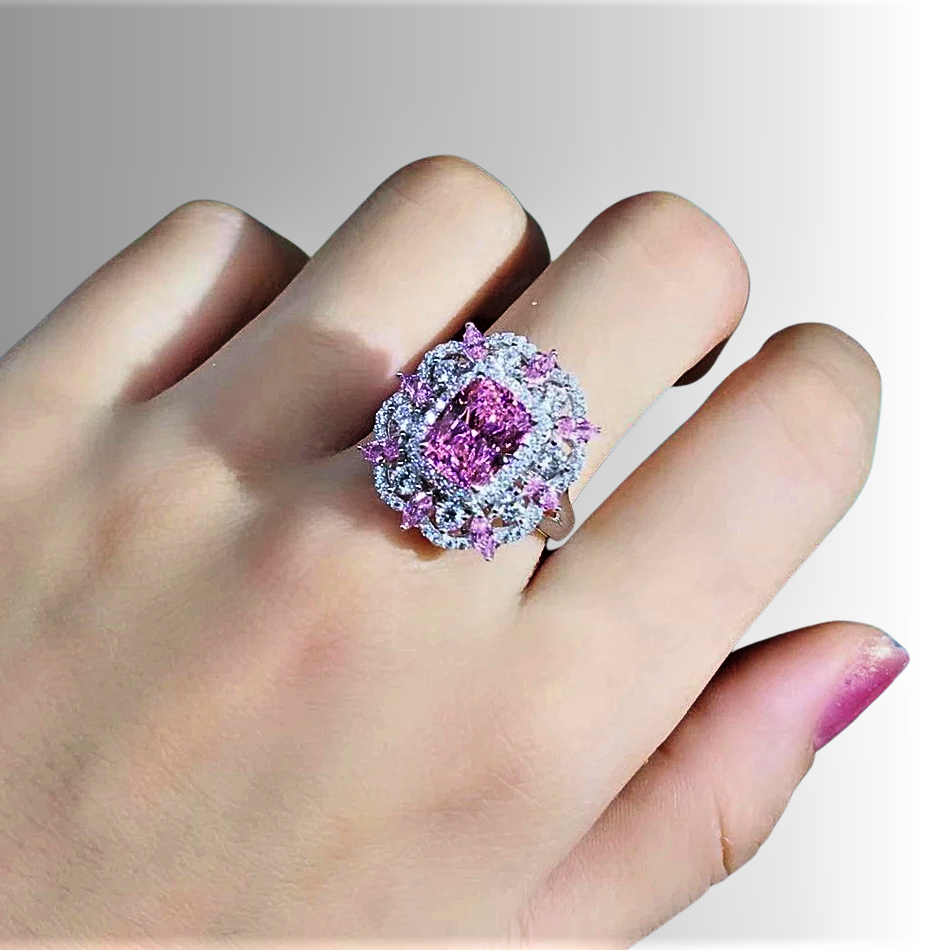 Fascione con Moissanite color Ametista e Colore Diamante