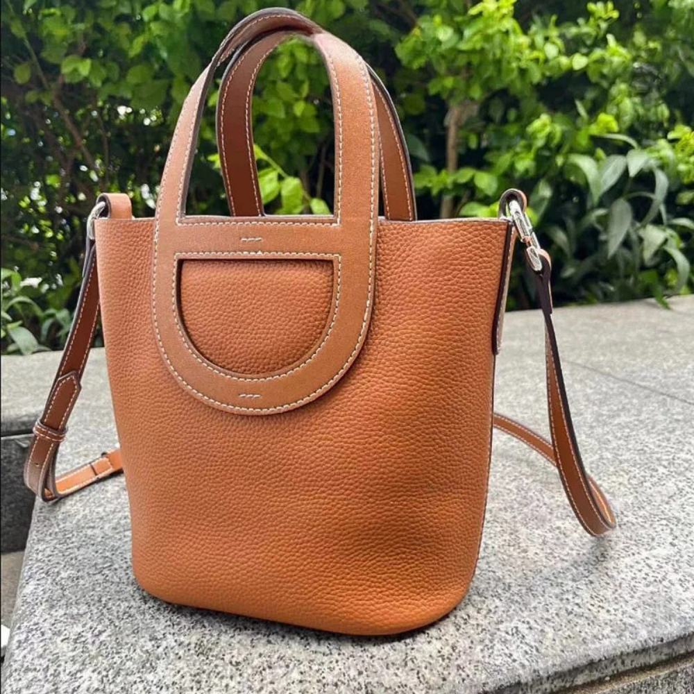 Borsa Tote a Secchiello in Vera Pelle di Vitellino