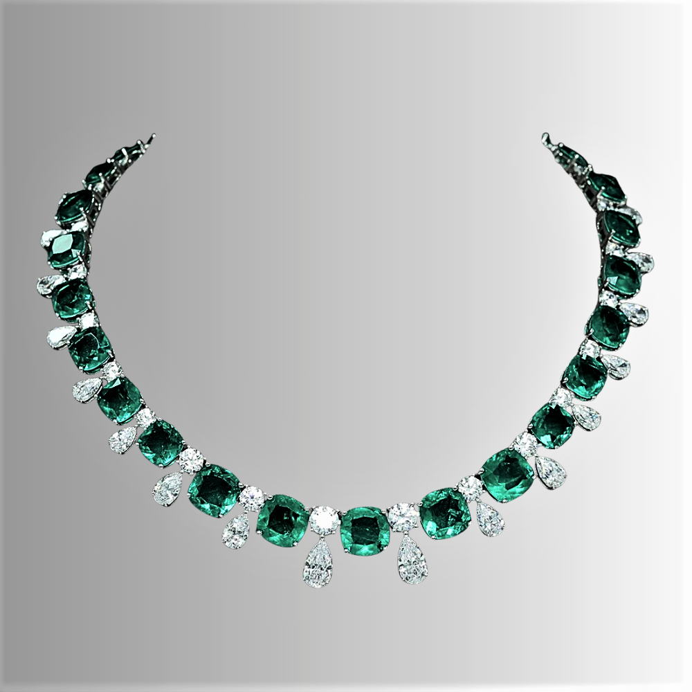 Collana con Smeraldi Taglio Cuscino e Diamanti Sintetici ad Alto Contenuto di Carbonio