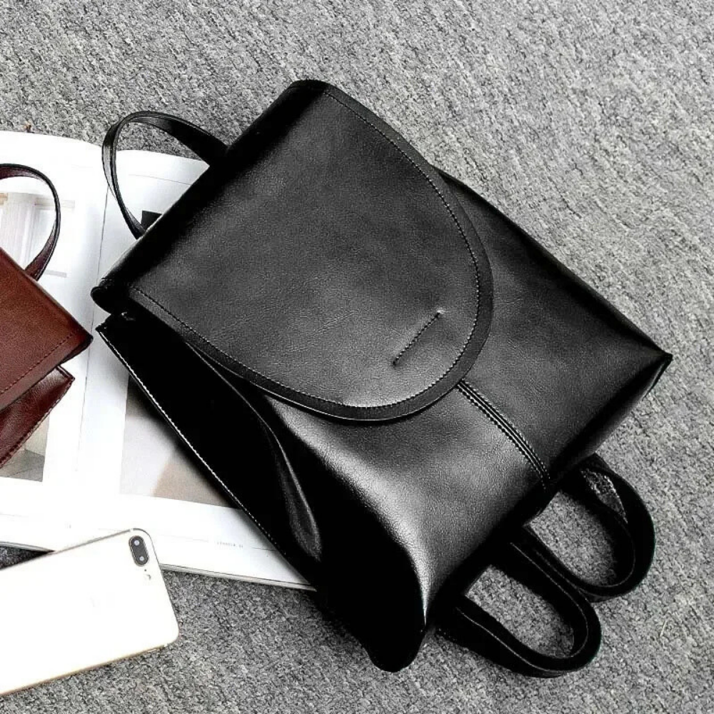 Zaino a Trapezio in Fior di Pelle di Vitellino con Lavorazione "Crazy Horse"