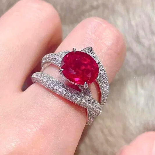 Fascia Fantasia con Rubino Coltivato Taglio Ovale e Brillanti Lab Grown