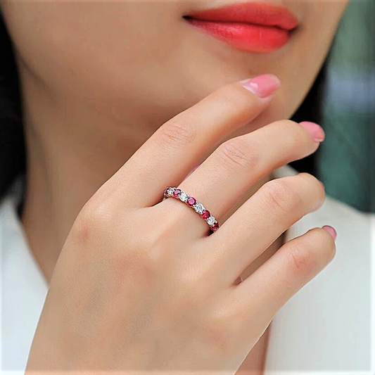 Eternity con Rubini Lab Grown e Moissaniti D Color alternati