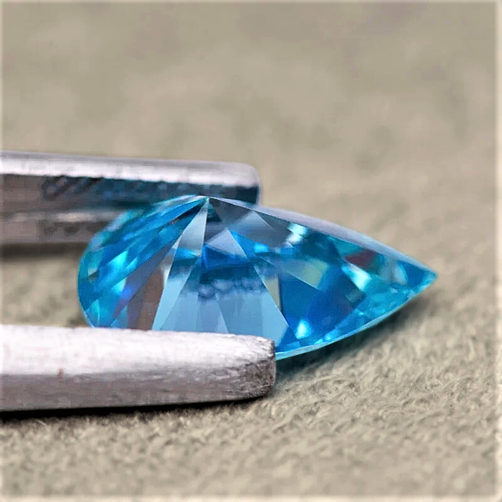 Moissanite Blu Ghiaccio Taglio Goccia Certificata