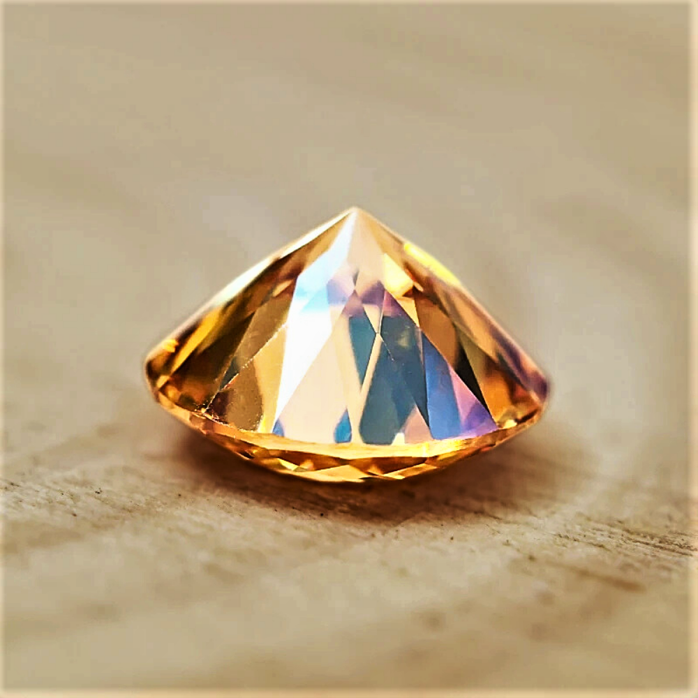 Moissanite Arancio Taglio Brillante con 100 faccette Certificata
