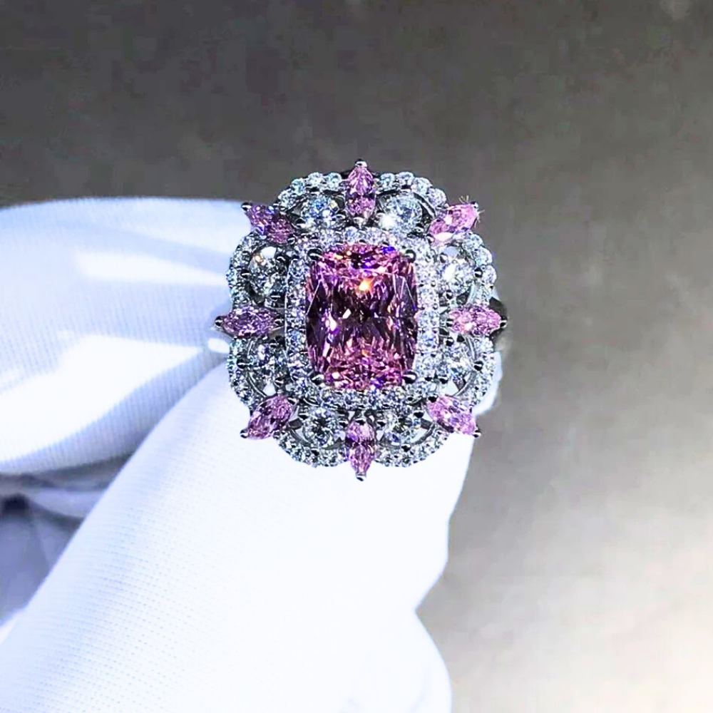 Fascione con Moissanite color Ametista e Colore Diamante