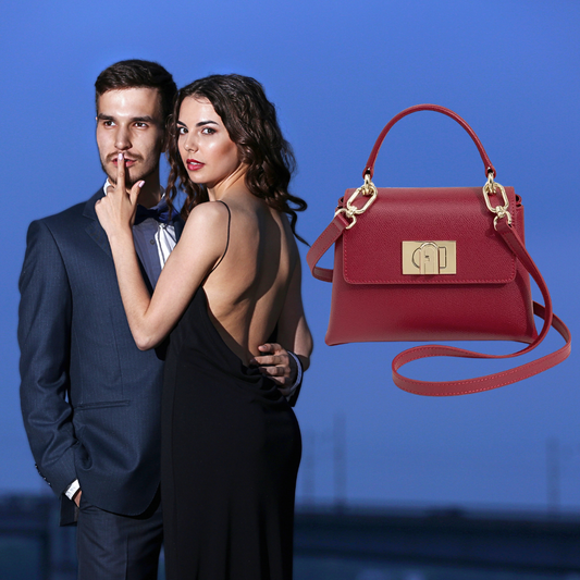 Mini Borsa in "Fiore" di Pelle di Vitellino: Innamorati del Vero Lusso