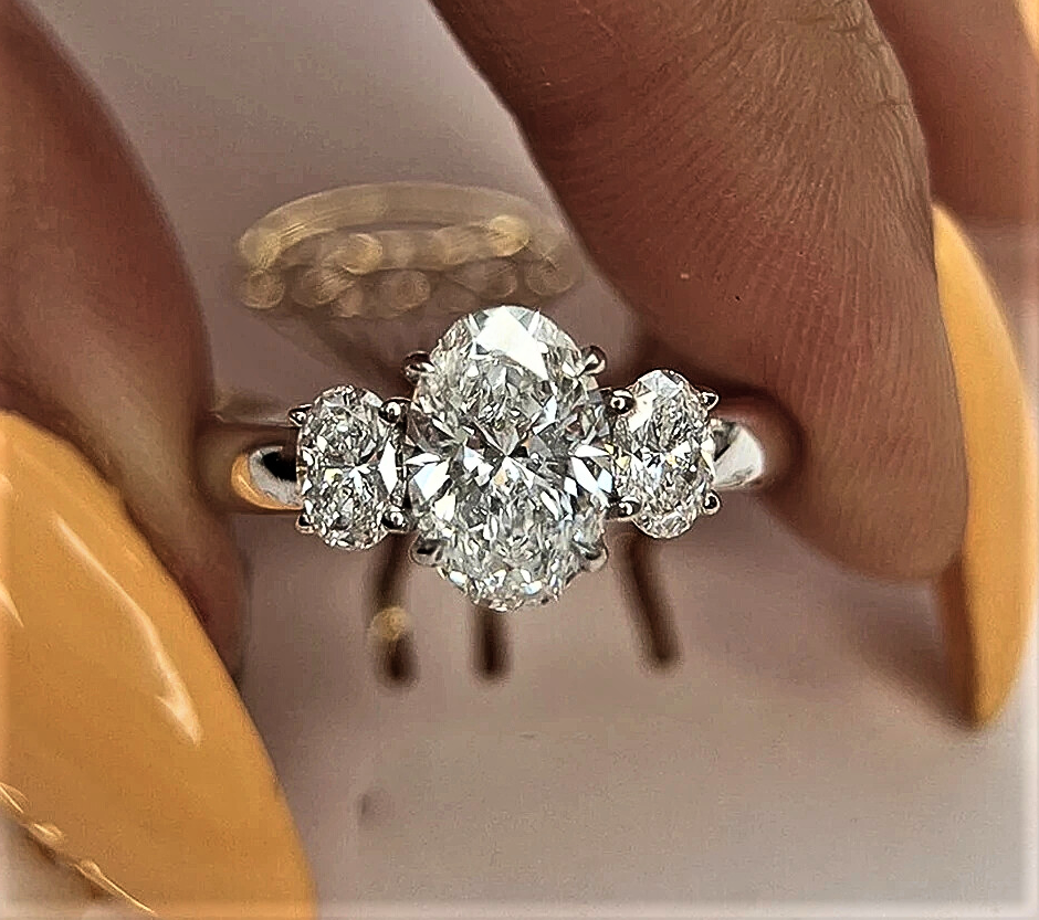 Anello 3 Moissaniti Taglio Ovale per ct 6,00
