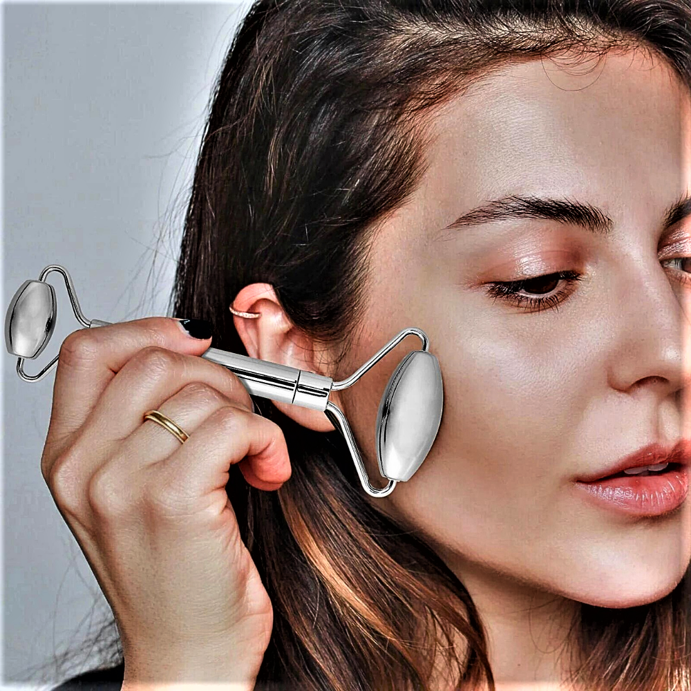 Rodillo y Gua Sha en Acero para un Rostro Suave y Luminoso