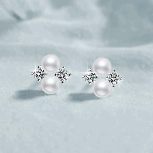 Orecchini a Perno con Moissaniti e Perle Naturali