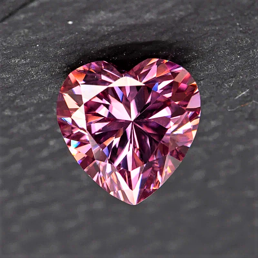 Moissanite Rosa Intenso Taglio Cuore Certificata