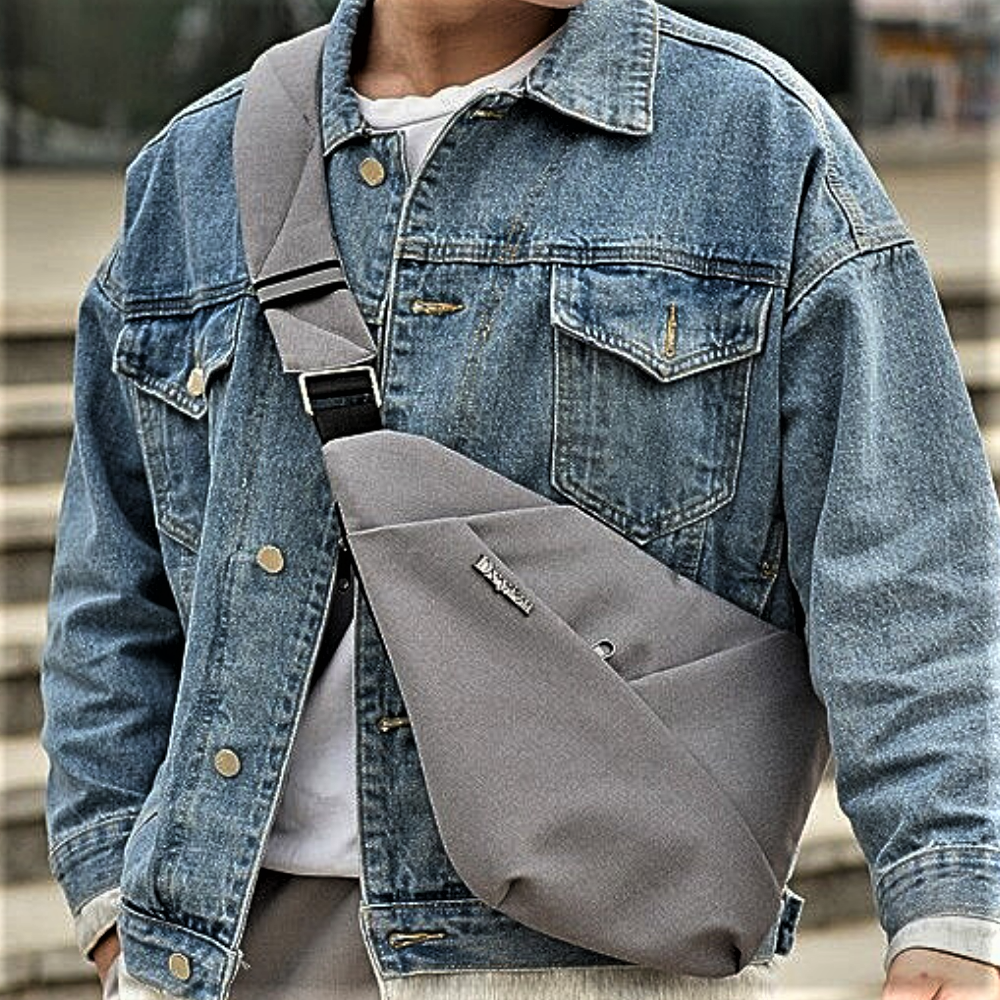 Practical and Elegant Shoulder Bag