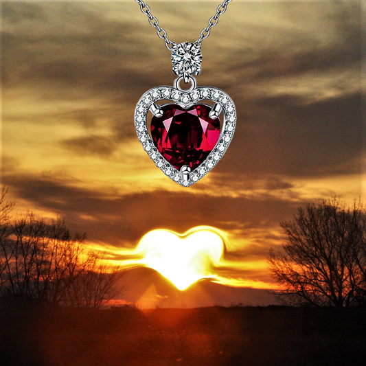 Collana con Rubino Taglio Cuore e Brillanti Coltivati
