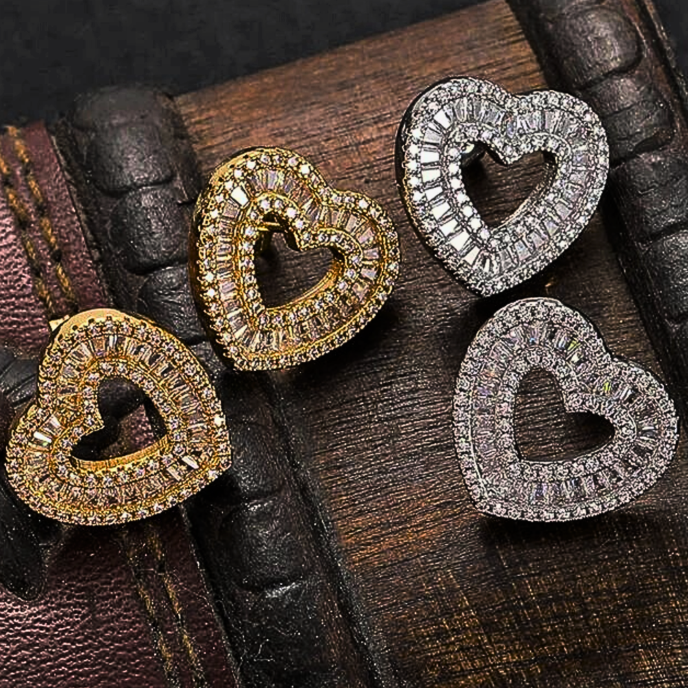 Orecchini "Cuore Intrecciato": una Brillante Celebrazione del Vostro Amore