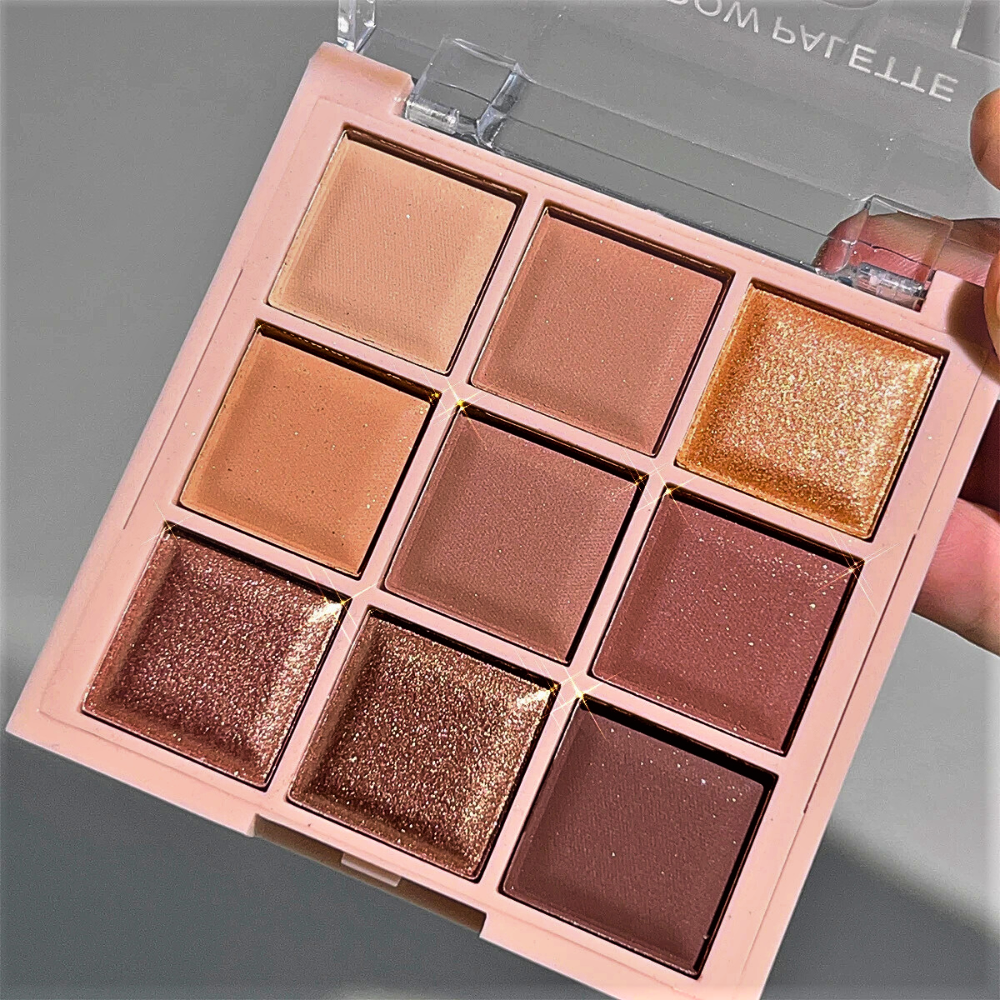 Palette Ombretti 9 Colori – Eleganza Naturale, Luce Sofisticata