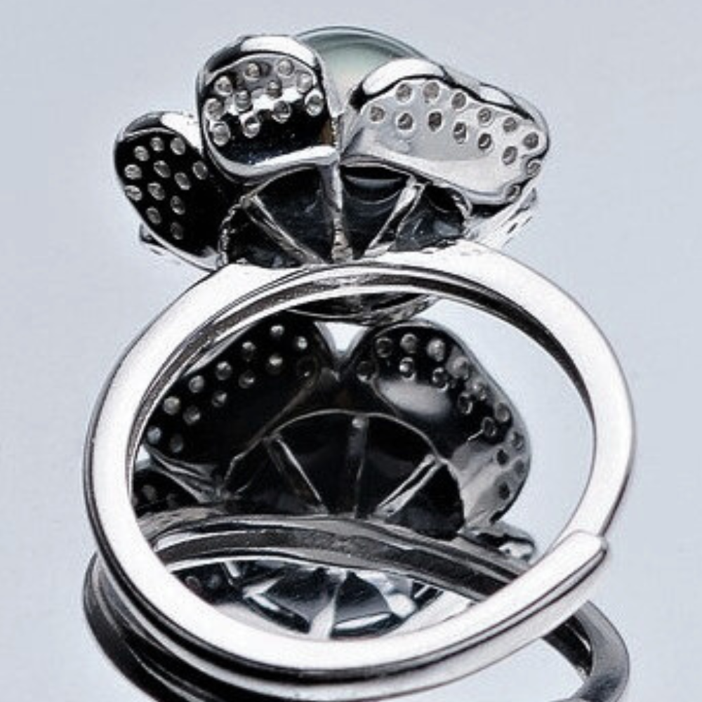 "South Sea" Ring with Natural Tahitian Pearl