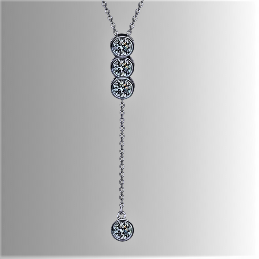 Collar “Línea de Luz”: encanto y esplendor minimalista