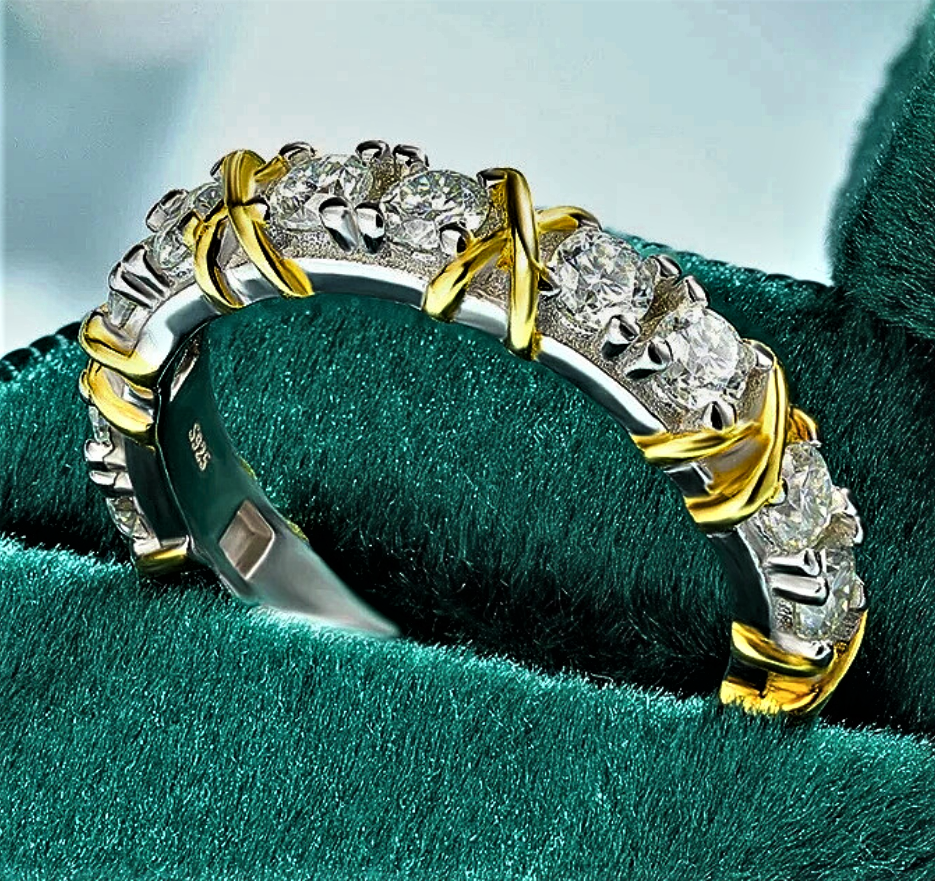 Fedina Eternity con Moissaniti e Dettagli in Oro Giallo: 1.60 carati di Geometrie Preziose