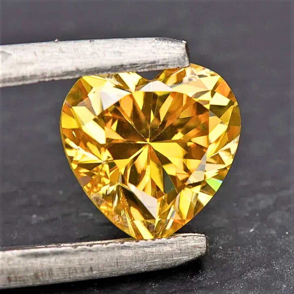 Moissanite Giallo Dorato Taglio Cuore Certificata