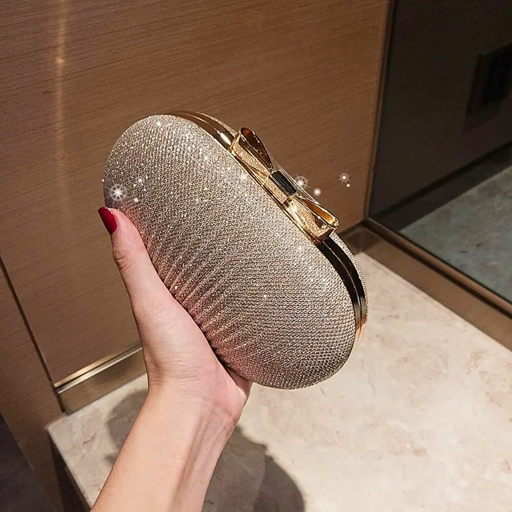 Clutch a Ovetto con Chiusura a Fiocco