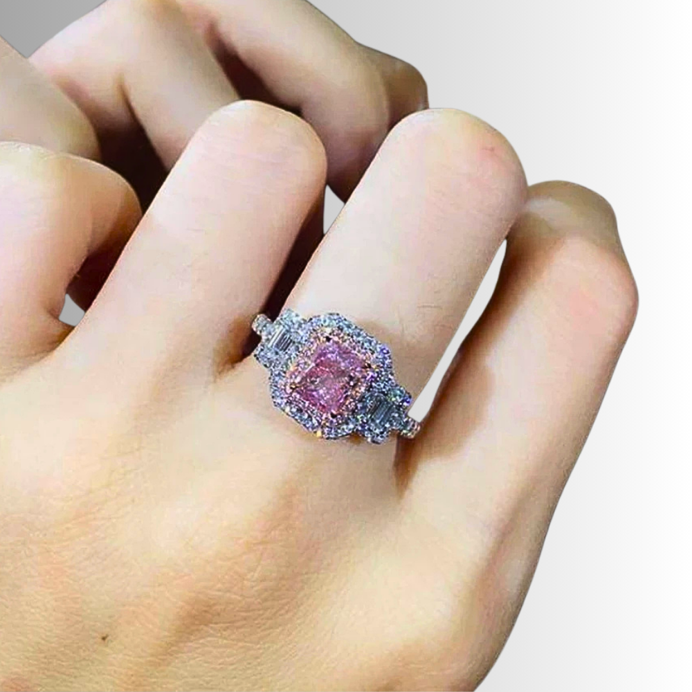 Fascetta con Zaffiro Rosa Coltivato e Diamanti Sintetici ad Alto Contenuto di Carbonio