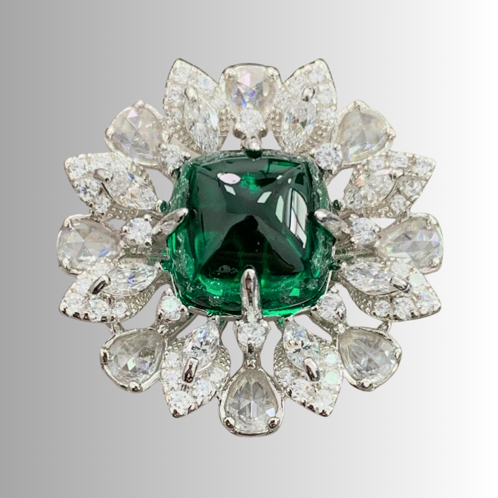 Fascia a Fiore con Smeraldo Taglio Piramide Cabocon e Diamanti Sintetici ad Alto Contenuto di Carbonio
