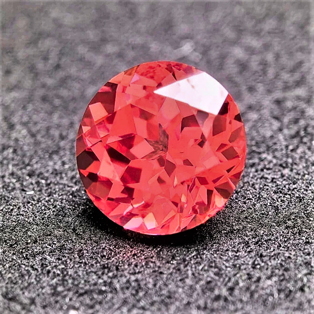 Zaffiro Padparadscha Lab Grown Taglio Brillante con Certificato