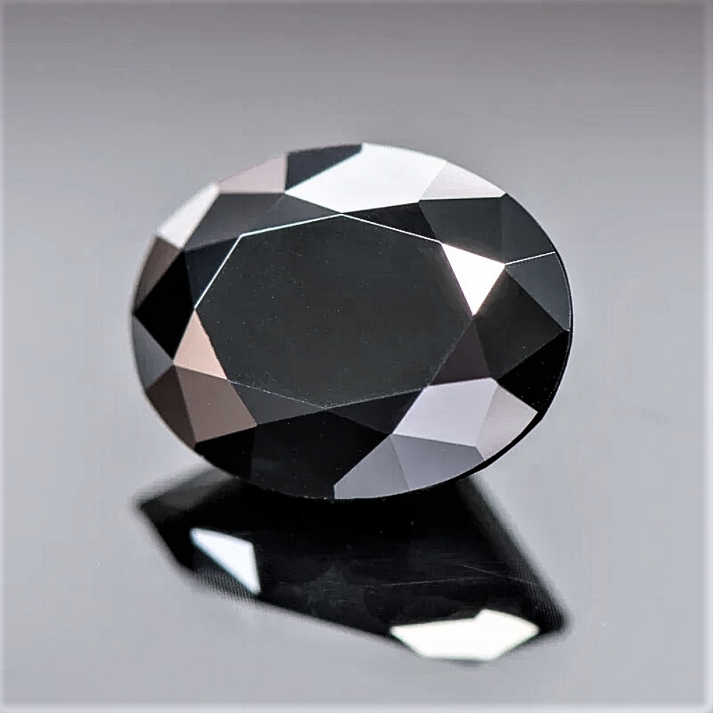 Moissanite Nera Taglio Ovale Certificata