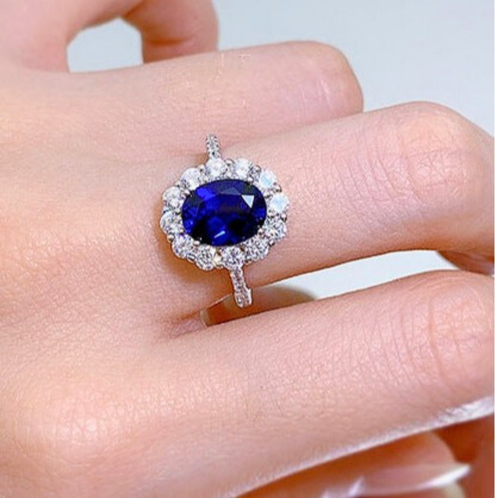 Anillo "Flor Azul" Elegancia italiana atemporal