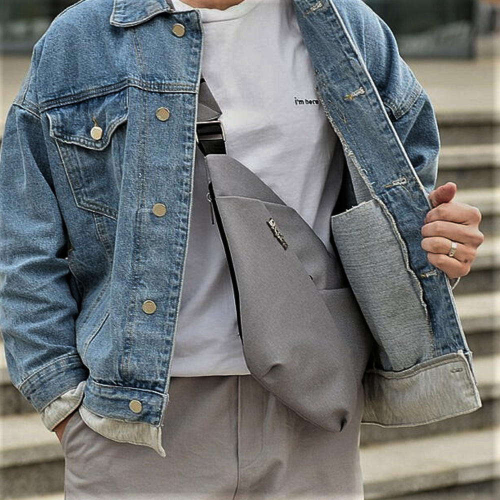 Practical and Elegant Shoulder Bag