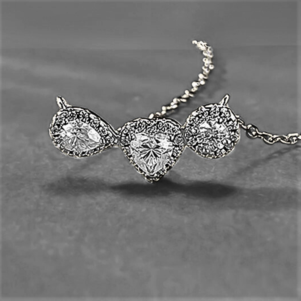Collana con Diamanti Lab Grown e Brillanti Sintetici ad Alto Contenuto di Carbonio
